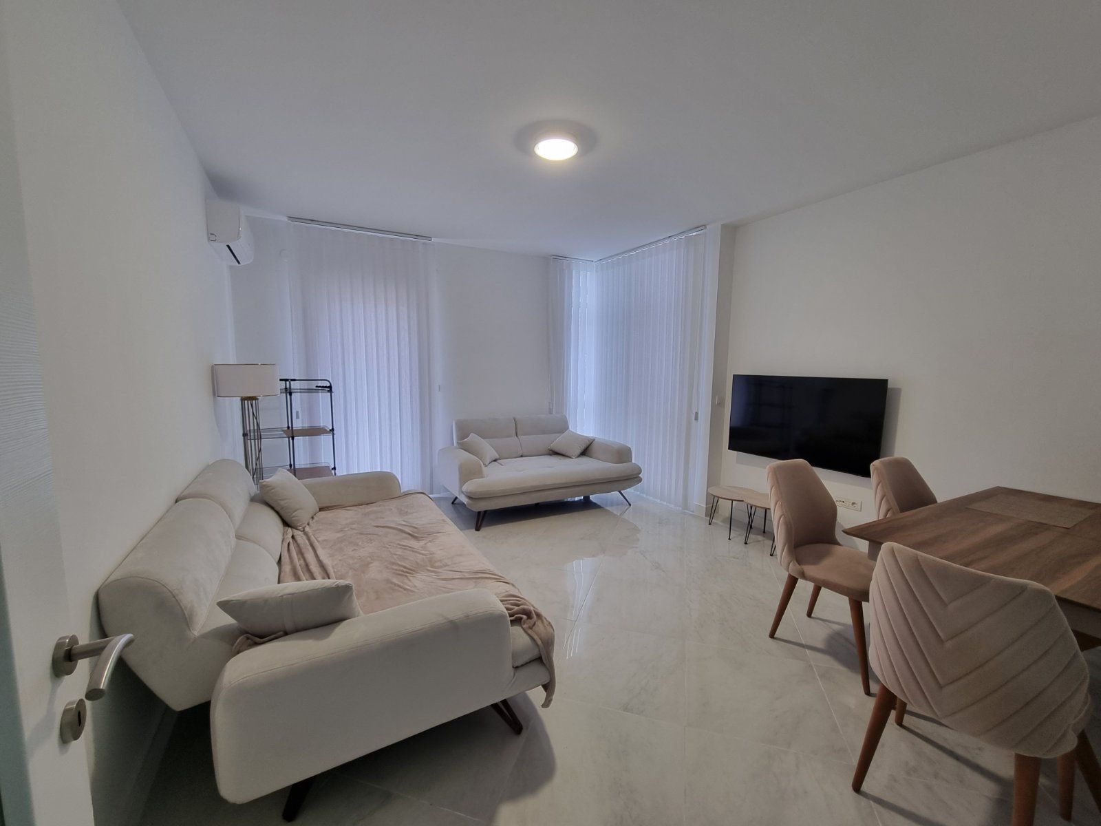 amforaproperty.com/Luksuzan trosoban stan 95m² sa parking mestom – Rozino, Budva