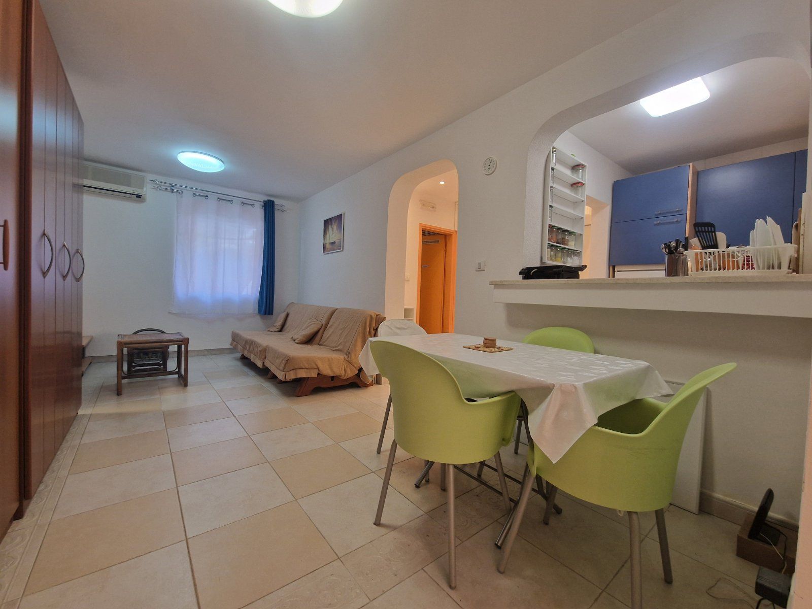 amfora/Jednosoban stan 51m2 + 10m2 ostava,Podkosljun-Budva (NA DUZI PERIOD)