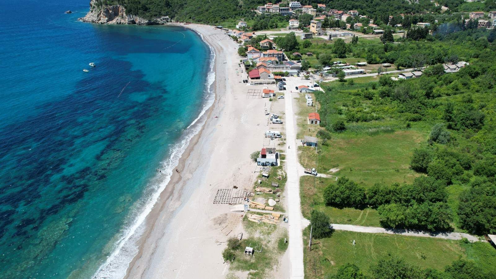 Plac 1450 m² na prvoj liniji mora – Buljarica - Amfora Real Estate