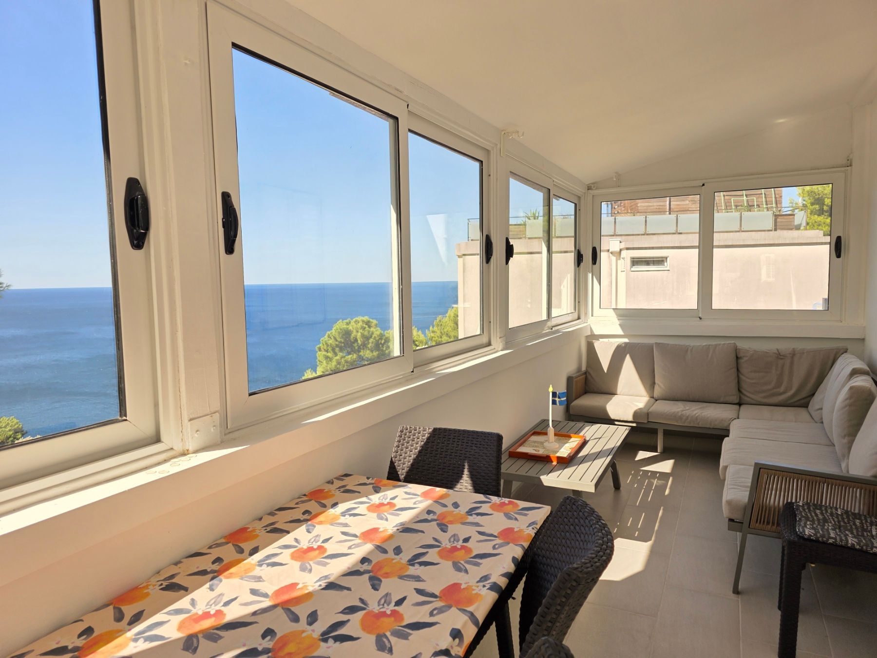 Na prodaju komforan trosoban dupleks apartman 70 m² sa panoramskim pogledom na more – Budva, Sveti Stefan - Amfora Real Estate