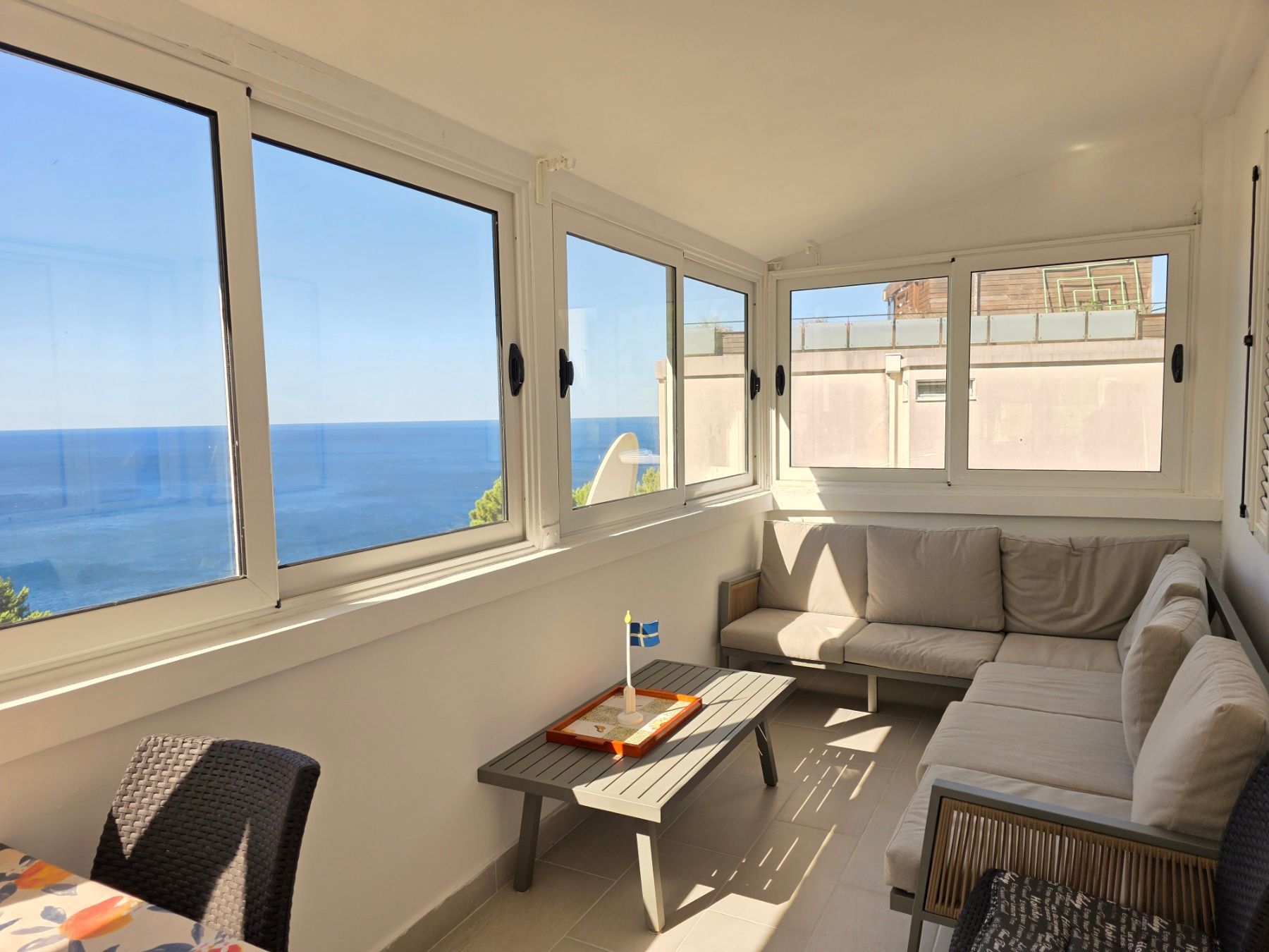 Na prodaju komforan trosoban dupleks apartman 70 m² sa panoramskim pogledom na more – Budva, Sveti Stefan - Amfora Real Estate