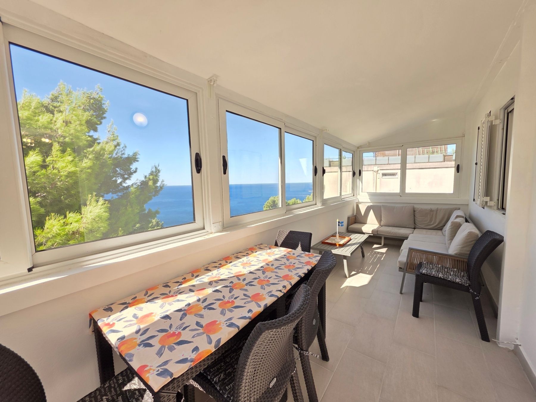 Na prodaju komforan trosoban dupleks apartman 70 m² sa panoramskim pogledom na more – Budva, Sveti Stefan - Amfora Real Estate