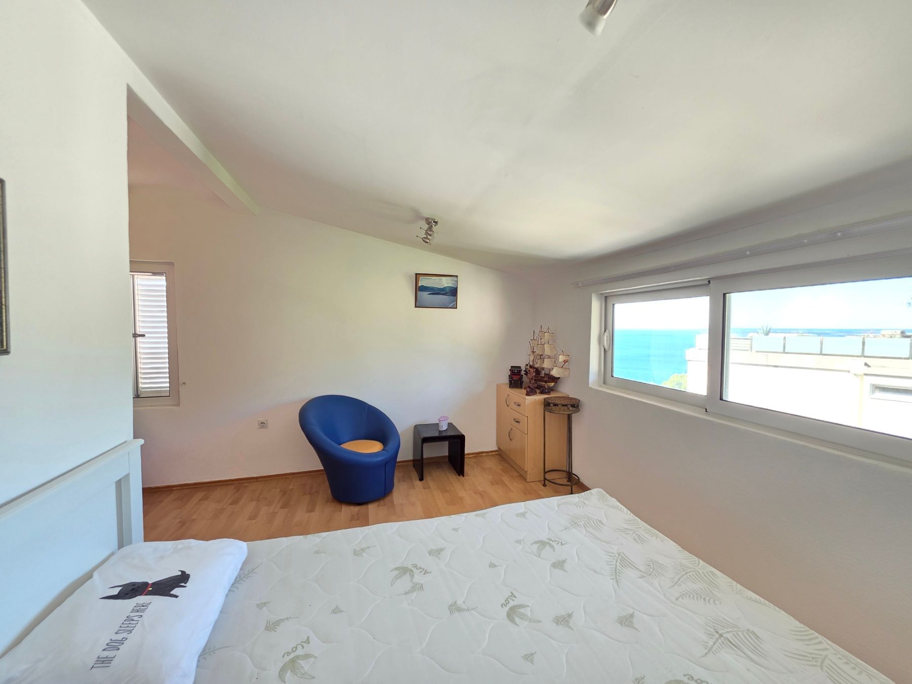 Na prodaju komforan trosoban dupleks apartman 70 m² sa panoramskim pogledom na more – Budva, Sveti Stefan - Amfora Real Estate