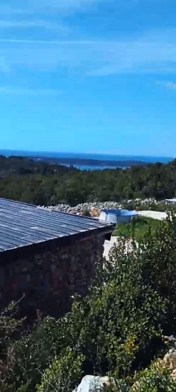 Autentična kamena vila 115 m² sa 5 glamping kućica, terasa 80 m², plac 2.000 m² – Luštica, Rose, panoramski pogled na more i planine - Amfora Real Estate