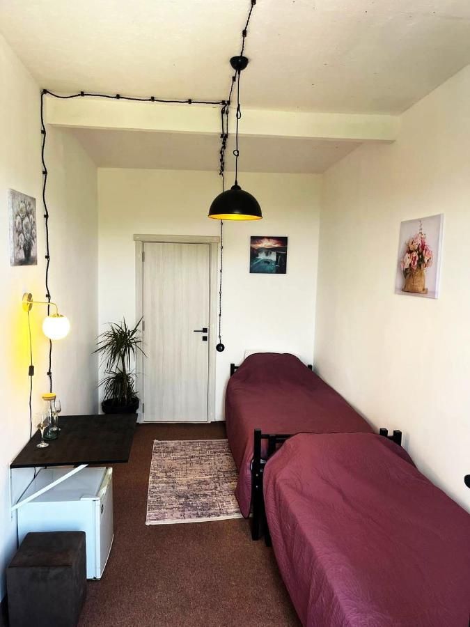 Autentična kamena vila 115 m² sa 5 glamping kućica, terasa 80 m², plac 2.000 m² – Luštica, Rose, panoramski pogled na more i planine - Amfora Real Estate