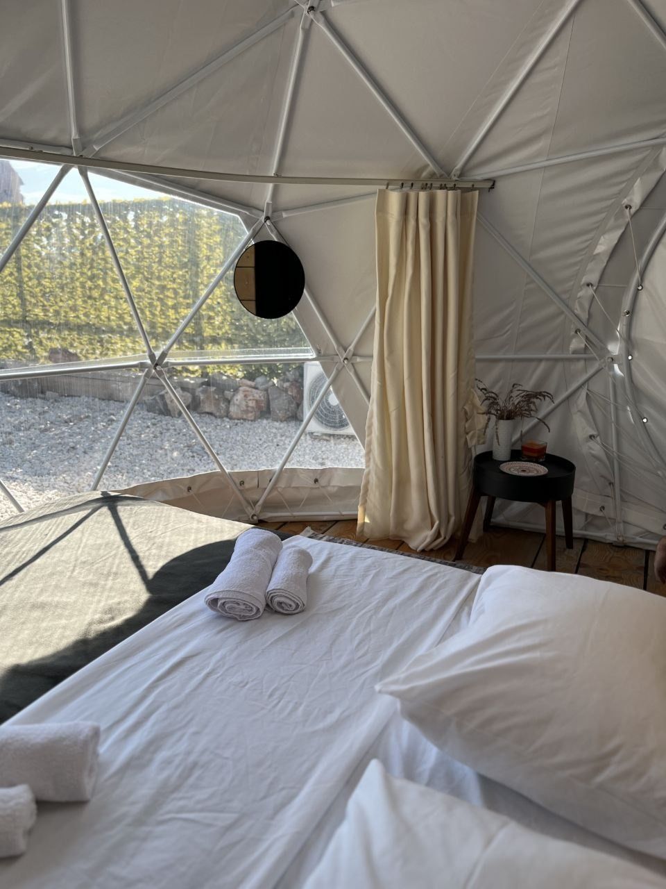 Autentična kamena vila 115 m² sa 5 glamping kućica, terasa 80 m², plac 2.000 m² – Luštica, Rose, panoramski pogled na more i planine - Amfora Real Estate