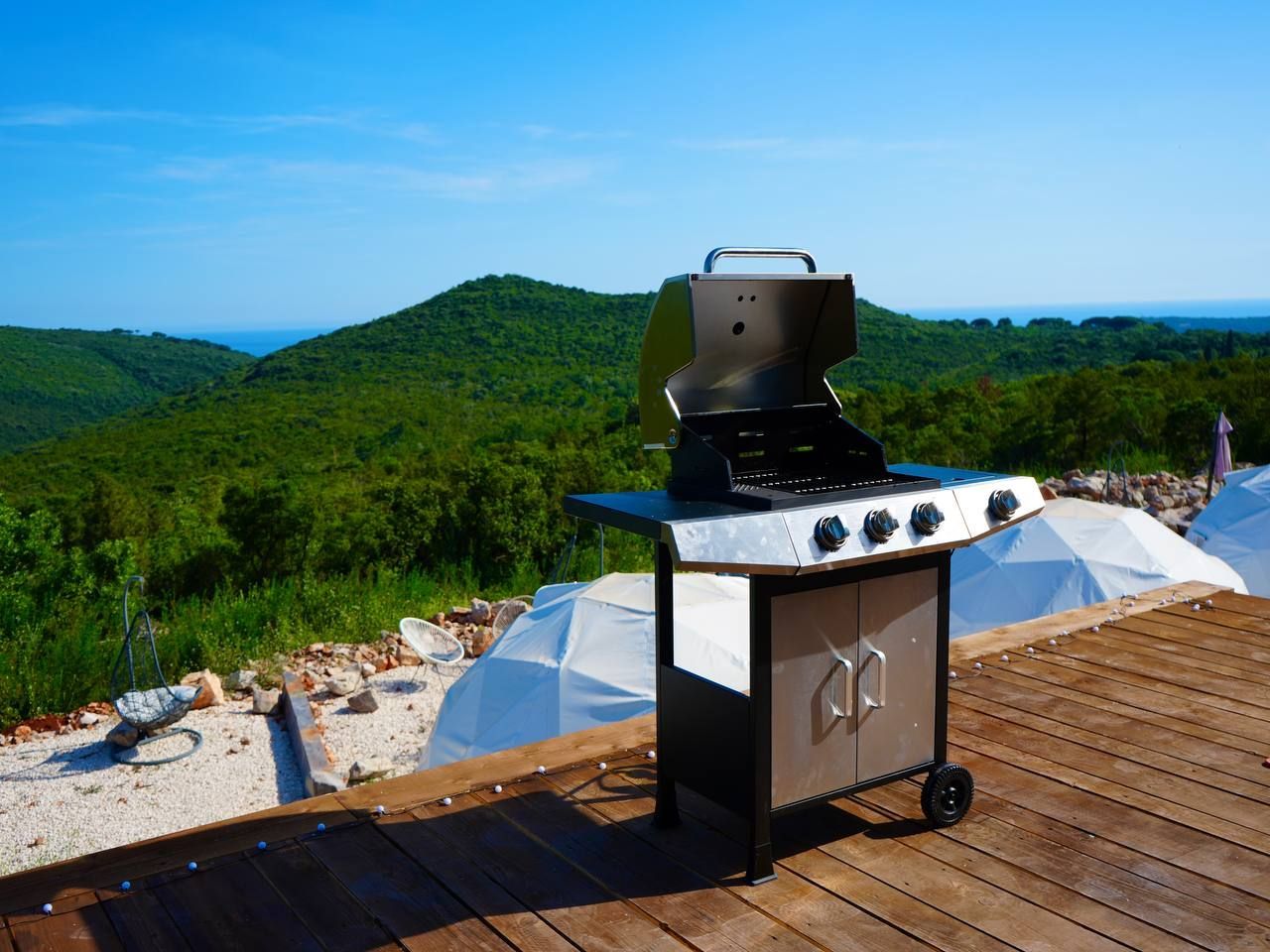 Autentična kamena vila 115 m² sa 5 glamping kućica, terasa 80 m², plac 2.000 m² – Luštica, Rose, panoramski pogled na more i planine - Amfora Real Estate