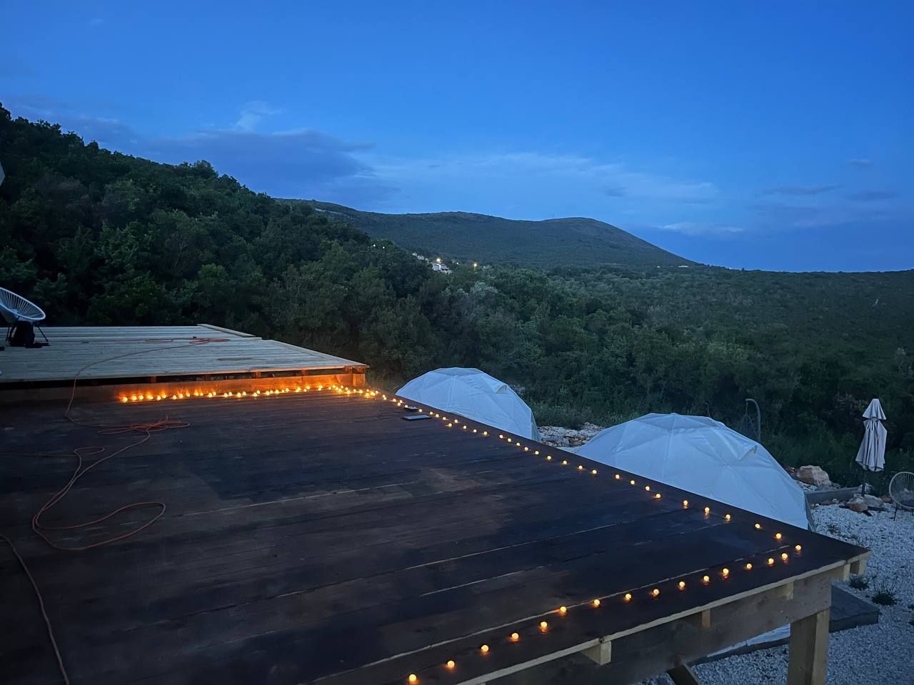 Autentična kamena vila 115 m² sa 5 glamping kućica, terasa 80 m², plac 2.000 m² – Luštica, Rose, panoramski pogled na more i planine - Amfora Real Estate