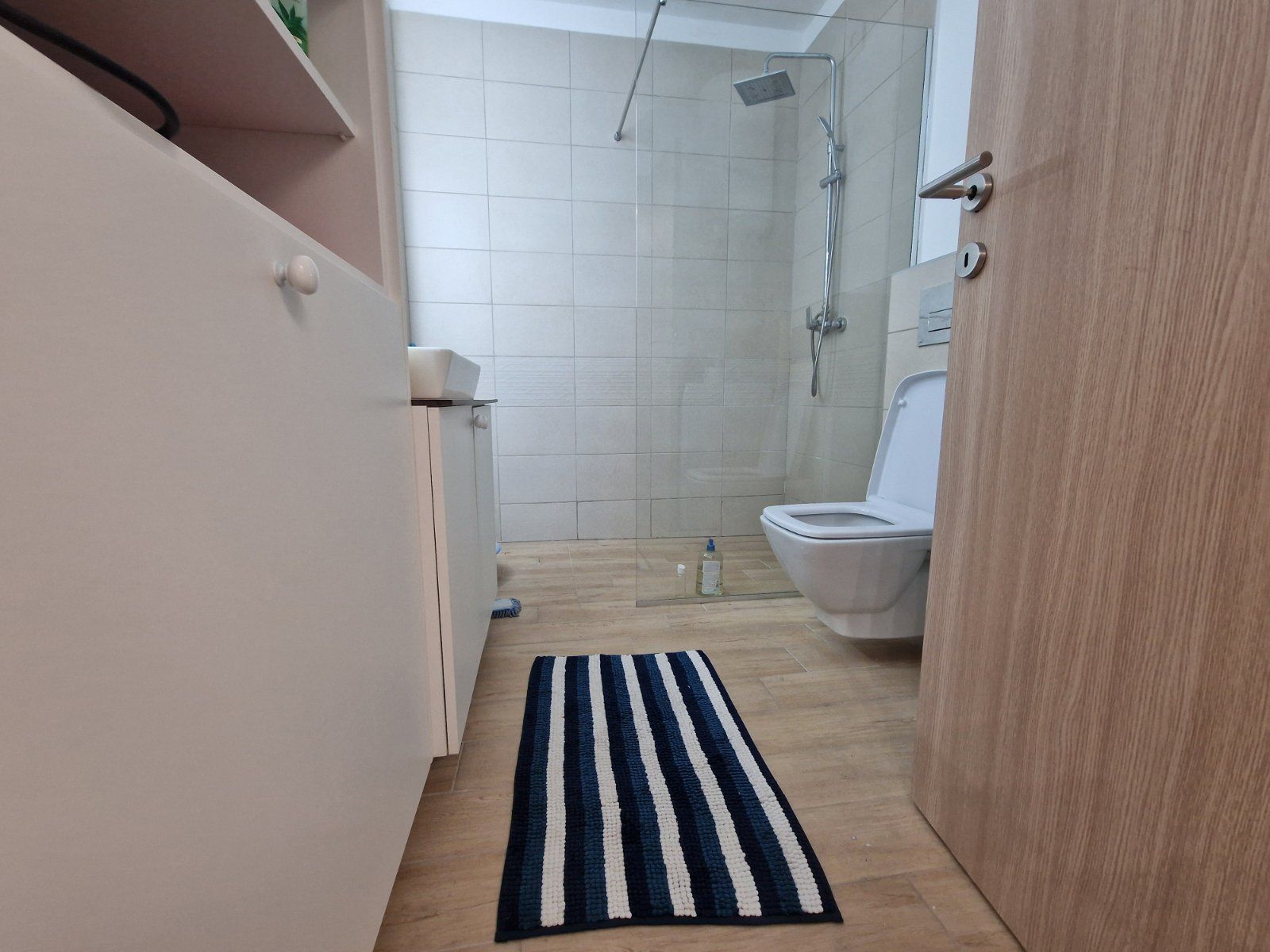 Luksuzno opremljen trosoban stan 97 m² sa dve terase u kompleksu The Old Bakery – Budva ( DOSTUPAN OD 1.08.2025 NA DUZI PERIOD) - Amfora Real Estate