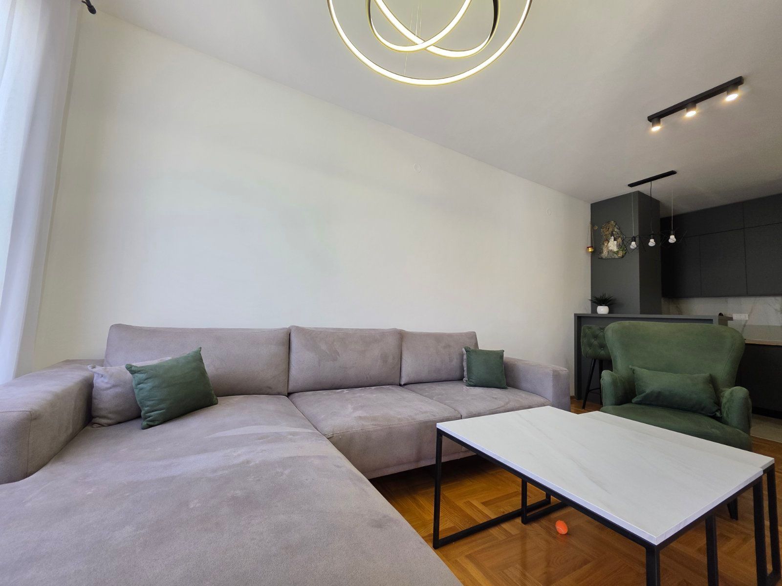 Kompletno opremljen jednosoban stan 46 m² u novogradnji sa parkingom – Radanovići,Kotor - Amfora Real Estate