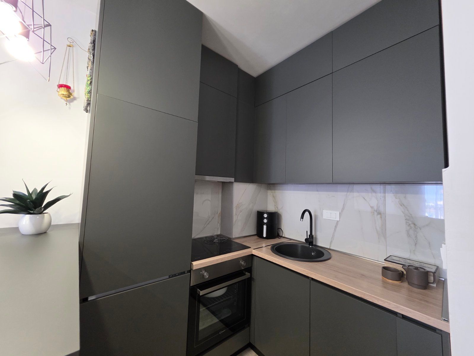 Kompletno opremljen jednosoban stan 46 m² u novogradnji sa parkingom – Radanovići,Kotor - Amfora Real Estate