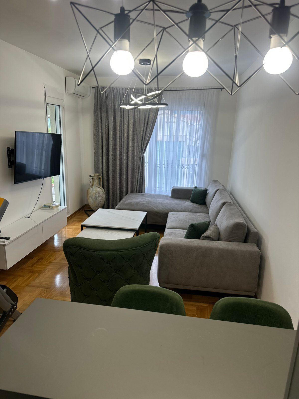 Kompletno opremljen jednosoban stan 46 m² u novogradnji sa parkingom – Radanovići,Kotor - Amfora Real Estate