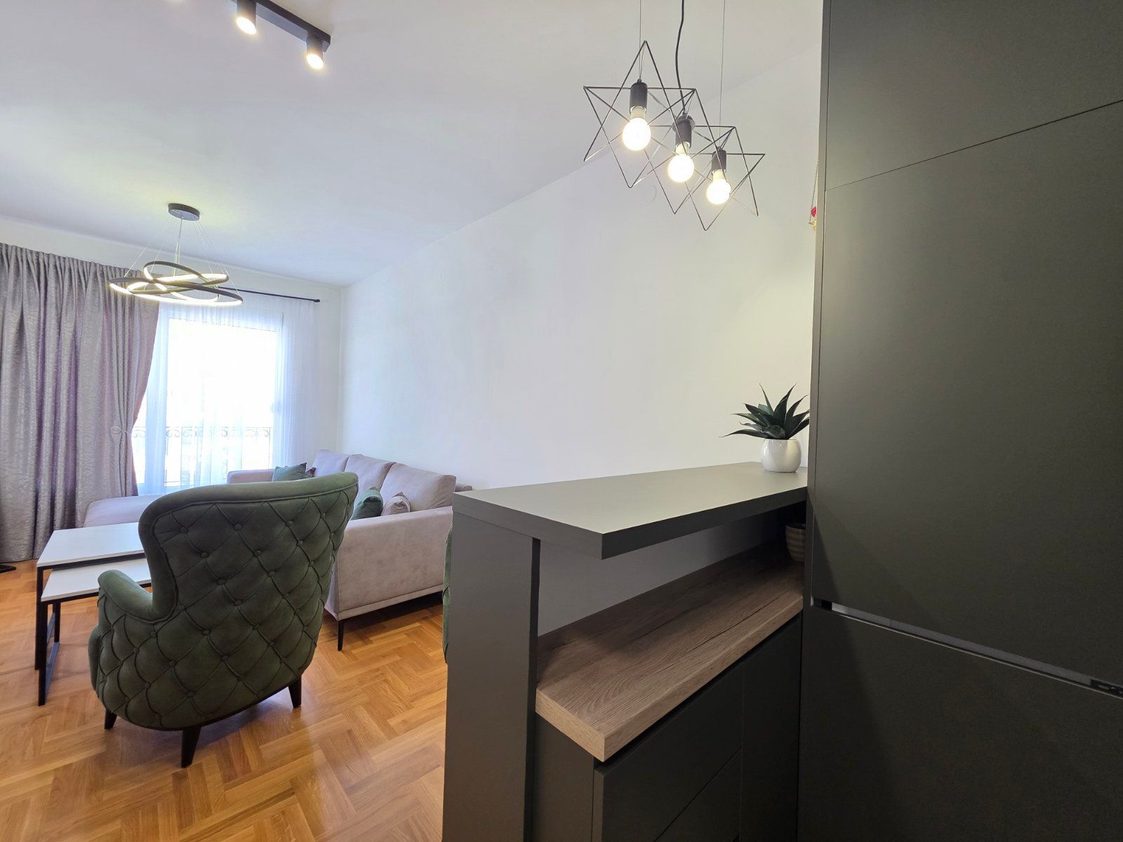 Kompletno opremljen jednosoban stan 46 m² u novogradnji sa parkingom – Radanovići,Kotor - Amfora Real Estate