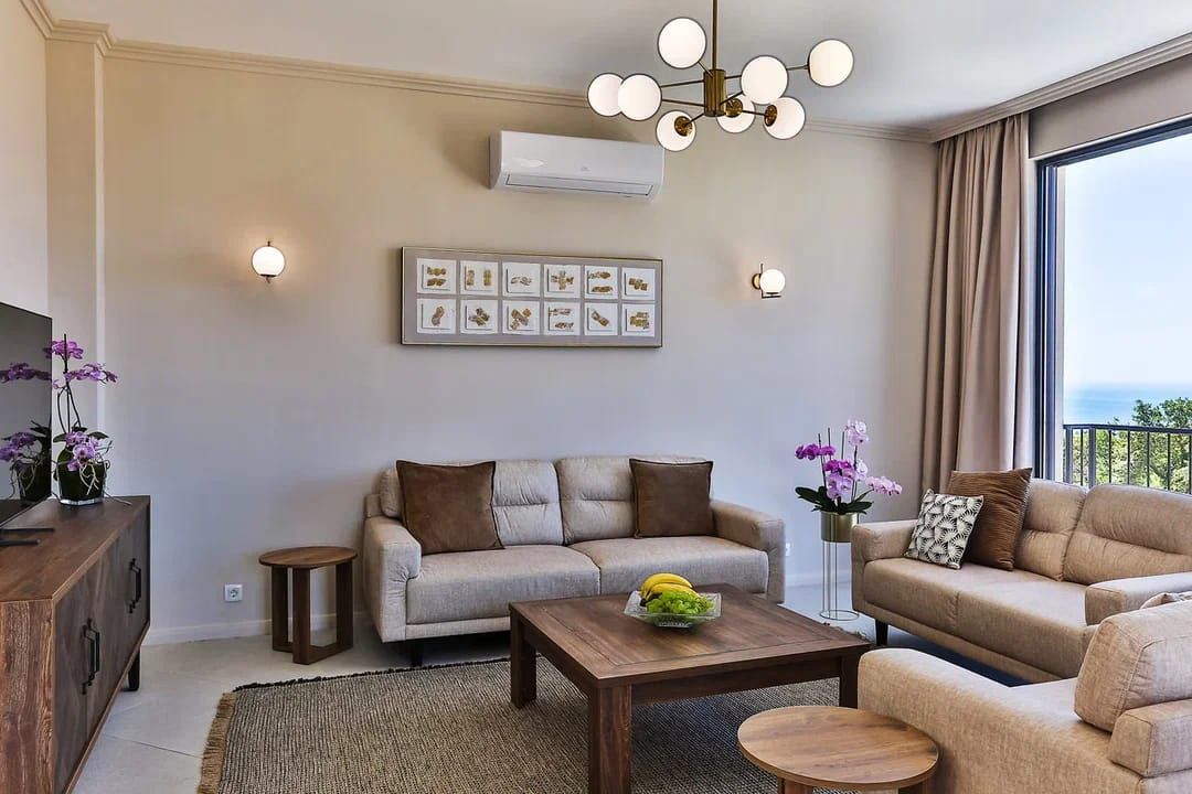 Ekskluzivna luksuzna townhouse vila 220 m² sa privatnim bazenom, panoramskim pogledom na more i visokim standardom kvaliteta – Reževići, Budva (IZDAVANJE NA DUZI PERIOD) - Amfora Real Estate