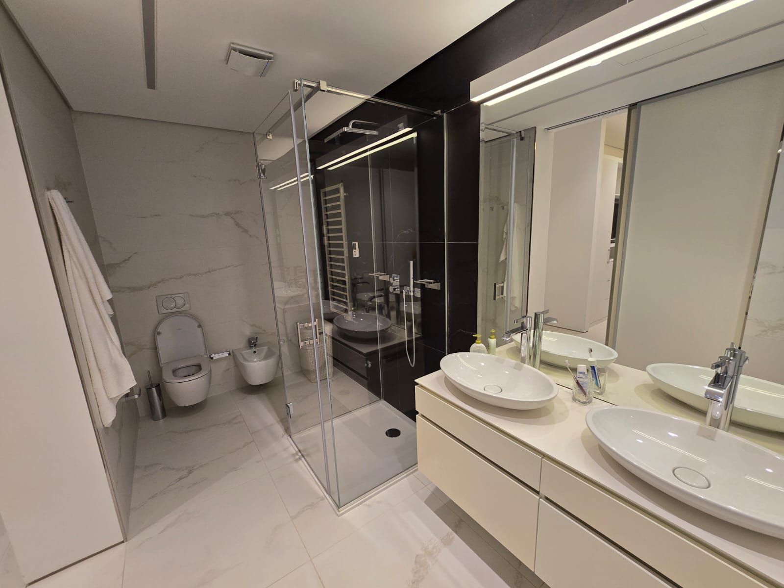 Luksuzan dvosoban stan od 140 m² sa panoramskim pogledom na more u prestižnom kompleksu Dukley Gardens – Budva, Crna Gora - Amfora Real Estate