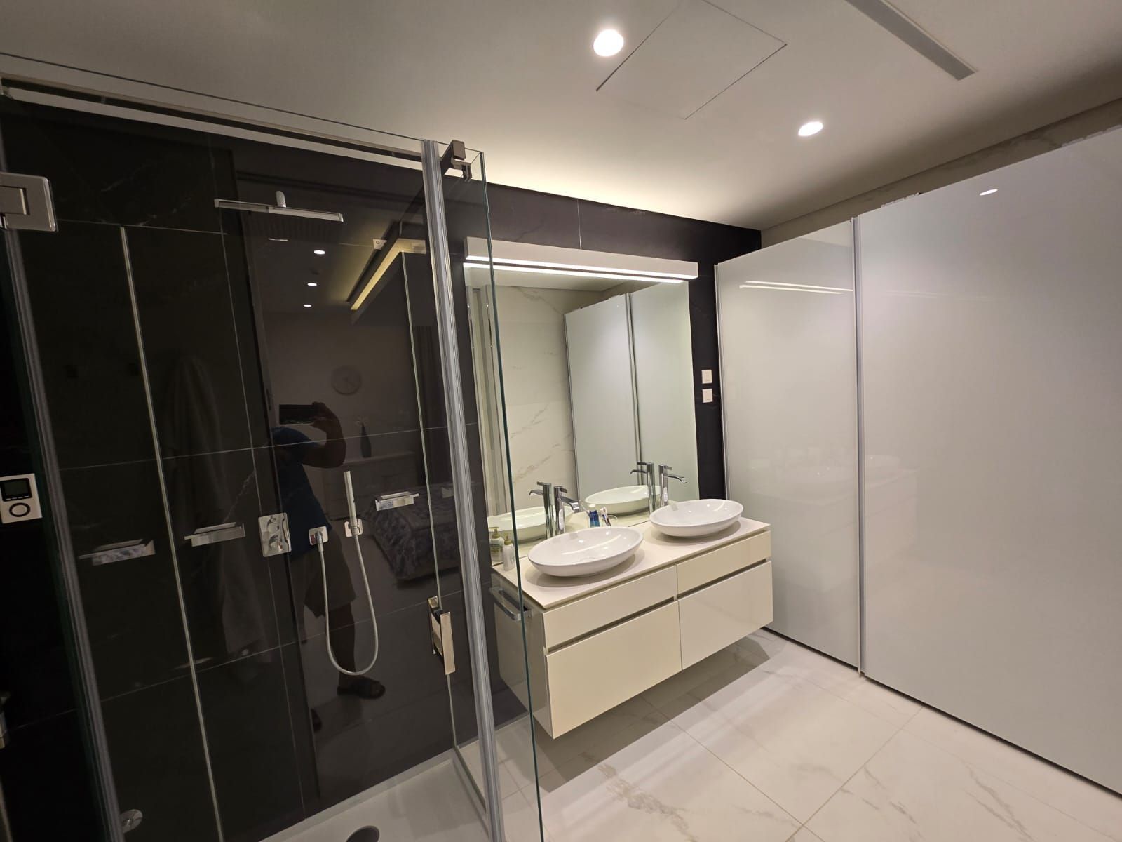 Luksuzan dvosoban stan od 140 m² sa panoramskim pogledom na more u prestižnom kompleksu Dukley Gardens – Budva, Crna Gora - Amfora Real Estate