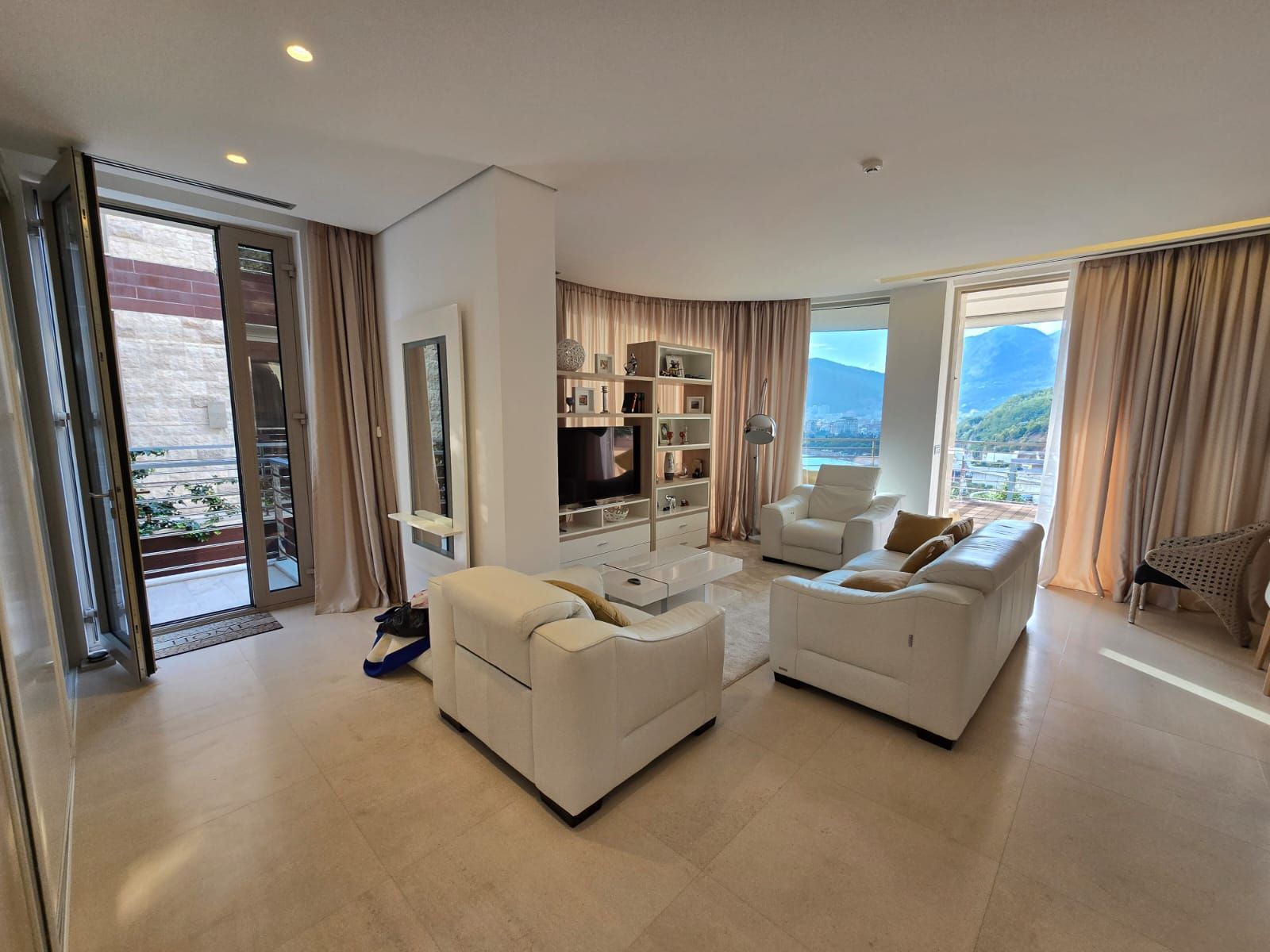 Luksuzan dvosoban stan od 140 m² sa panoramskim pogledom na more u prestižnom kompleksu Dukley Gardens – Budva, Crna Gora - Amfora Real Estate