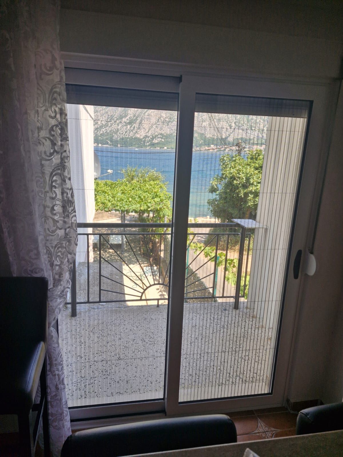 Prodaja – Stan 55 m² + studio 30 m² sa pogledom na more, velikim terasama i 3 parking mesta | Prva linija do mora, Prčanj, Kotor - Amfora Real Estate