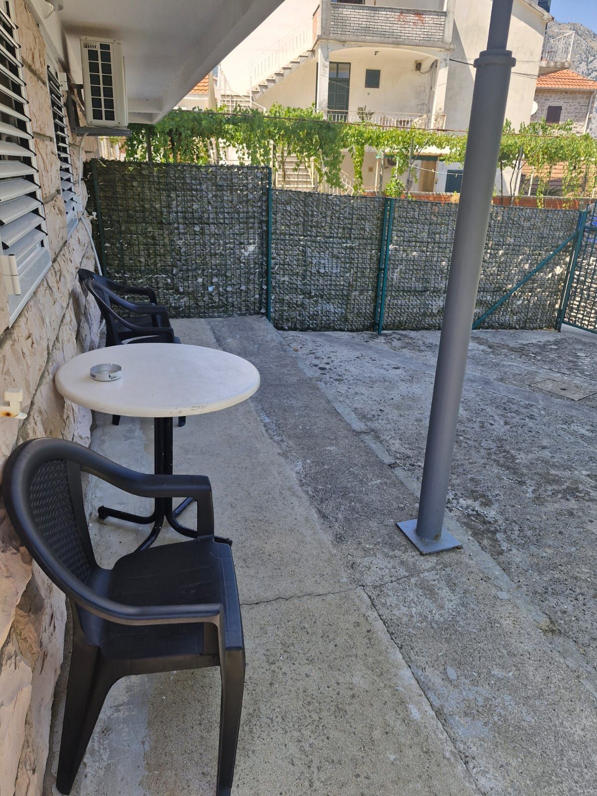 Prodaja – Stan 55 m² + studio 30 m² sa pogledom na more, velikim terasama i 3 parking mesta | Prva linija do mora, Prčanj, Kotor - Amfora Real Estate