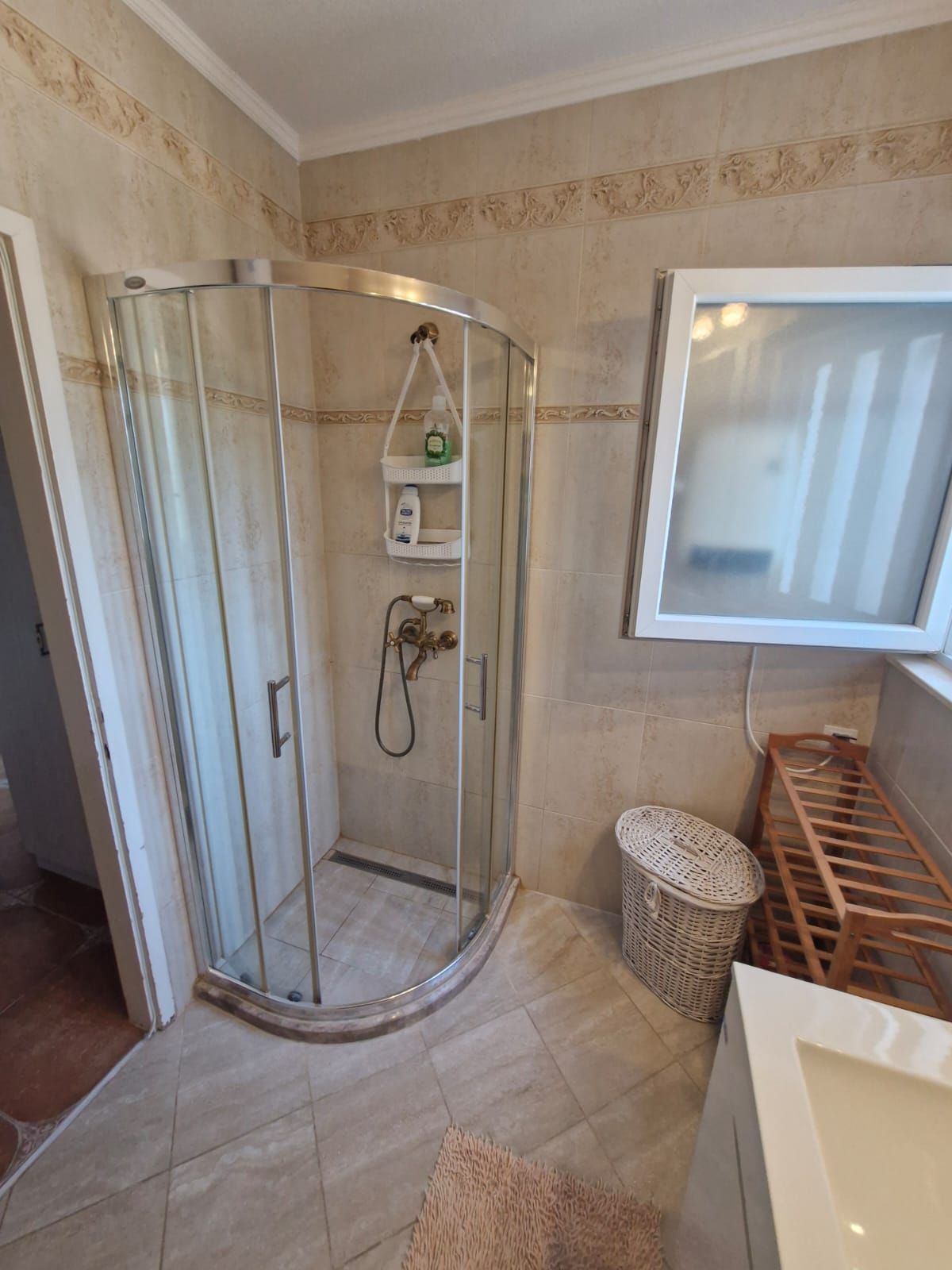 Prodaja – Stan 55 m² + studio 30 m² sa pogledom na more, velikim terasama i 3 parking mesta | Prva linija do mora, Prčanj, Kotor - Amfora Real Estate