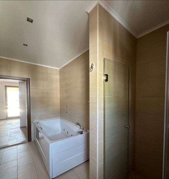 Prodaja penthausa 140 m² sa panoramskim pogledom na more – Garaža i parking, Velji Vinogradi, Budva - Amfora Real Estate