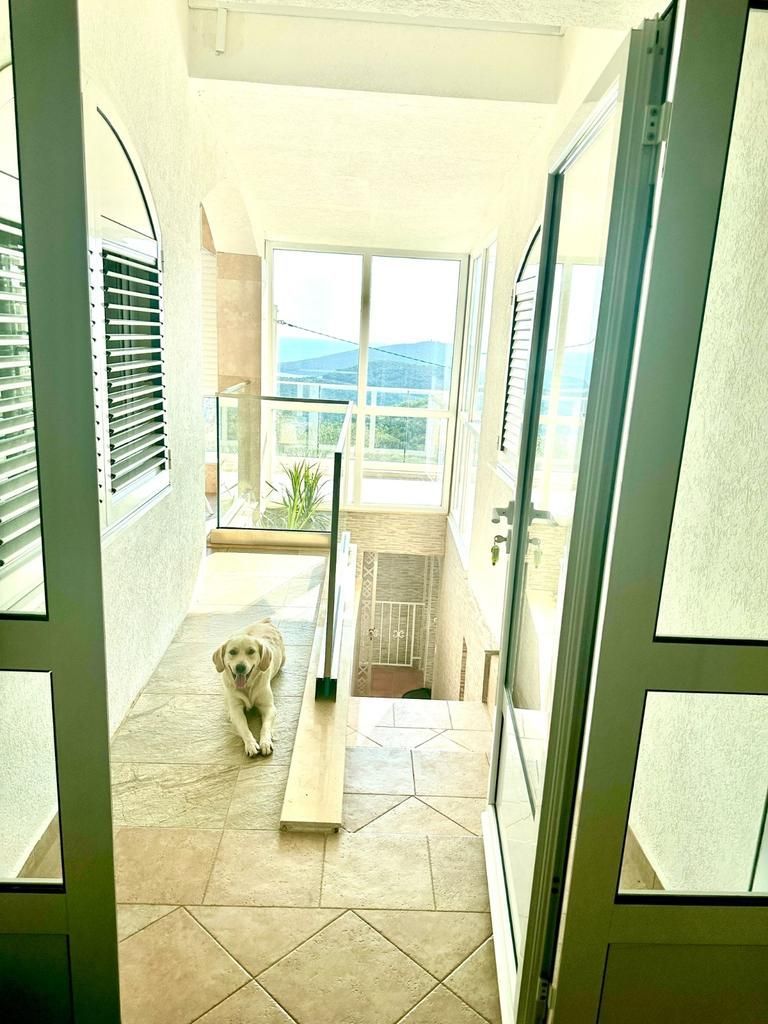 Luksuzna vila 440 m² sa 7 spavaćih soba i panoramskim pogledom na more-Prijevor,Budva - Amfora Real Estate