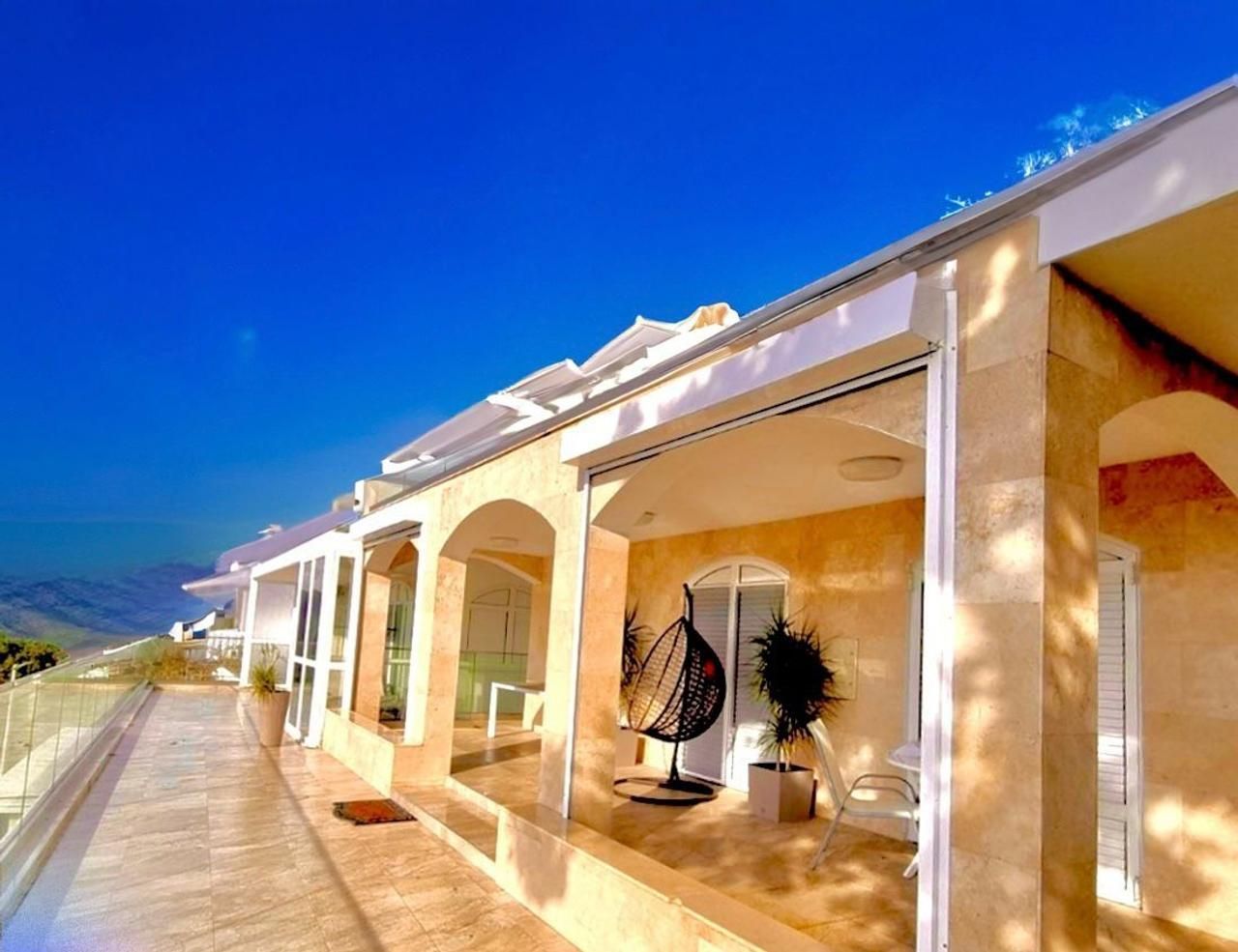 Luksuzna vila 440 m² sa 7 spavaćih soba i panoramskim pogledom na more-Prijevor,Budva - Amfora Real Estate