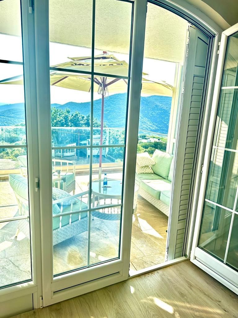 Luksuzna vila 440 m² sa 7 spavaćih soba i panoramskim pogledom na more-Prijevor,Budva - Amfora Real Estate