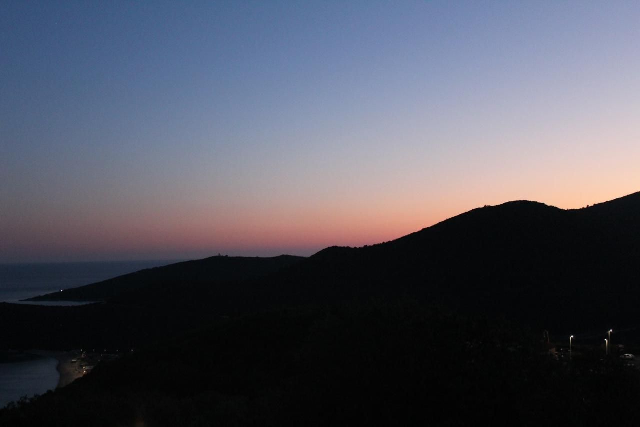 Luksuzna vila 440 m² sa 7 spavaćih soba i panoramskim pogledom na more-Prijevor,Budva - Amfora Real Estate