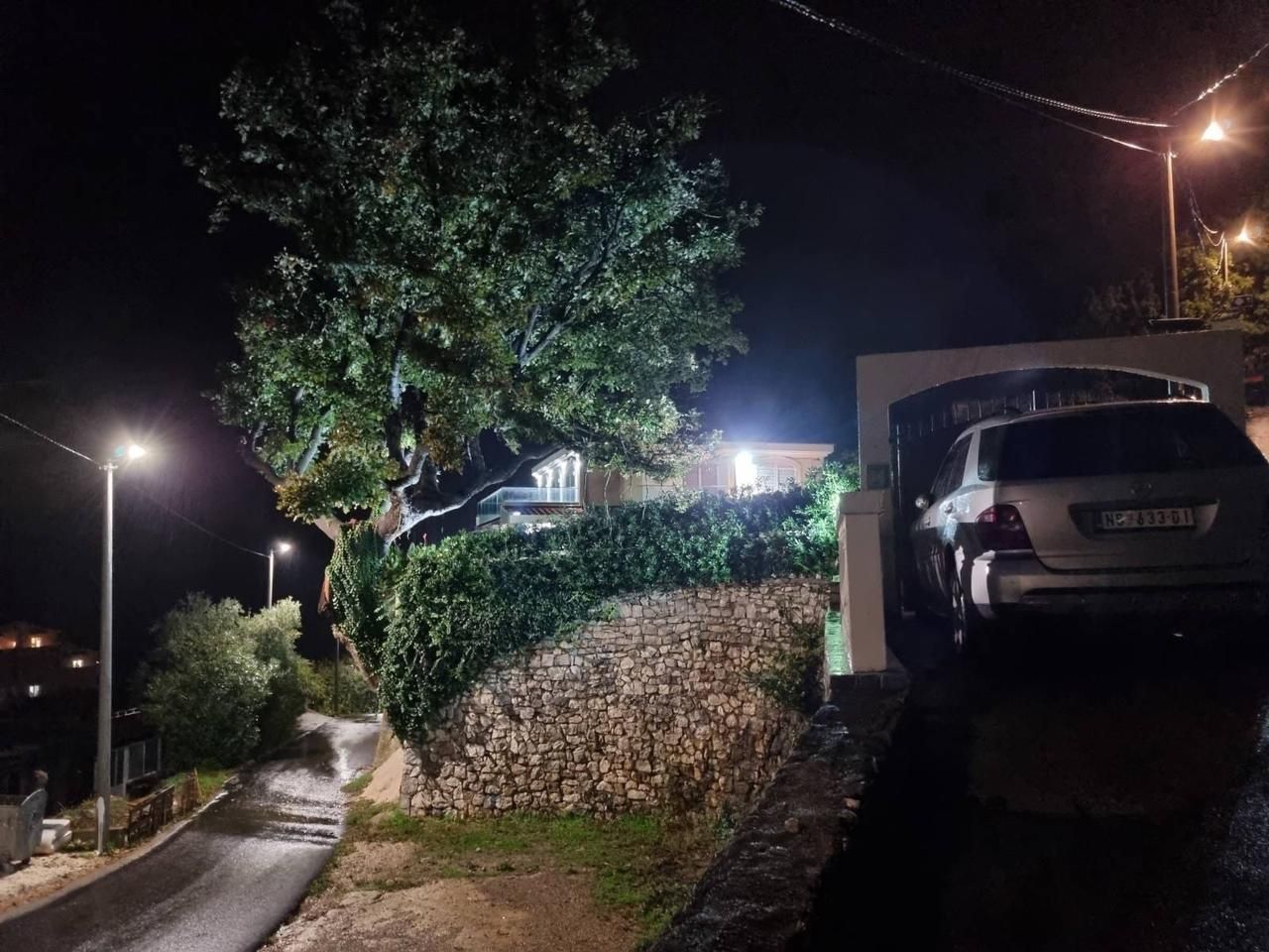 Luksuzna vila 440 m² sa 7 spavaćih soba i panoramskim pogledom na more-Prijevor,Budva - Amfora Real Estate