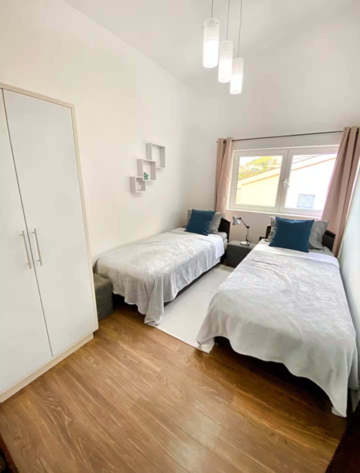 Dvosoban stan sa pogledom na more u kompleksu sa bazenom,Petrovac (NA PERIOD DO 01.06.2026) - Amfora Real Estate