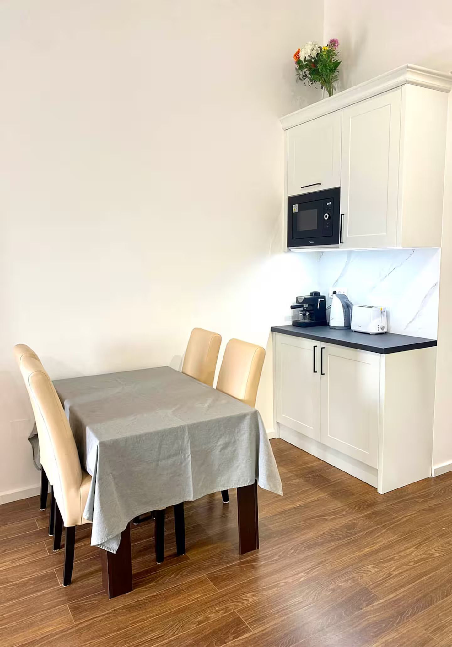 Dvosoban stan sa pogledom na more u kompleksu sa bazenom,Petrovac (NA PERIOD DO 01.06.2026) - Amfora Real Estate