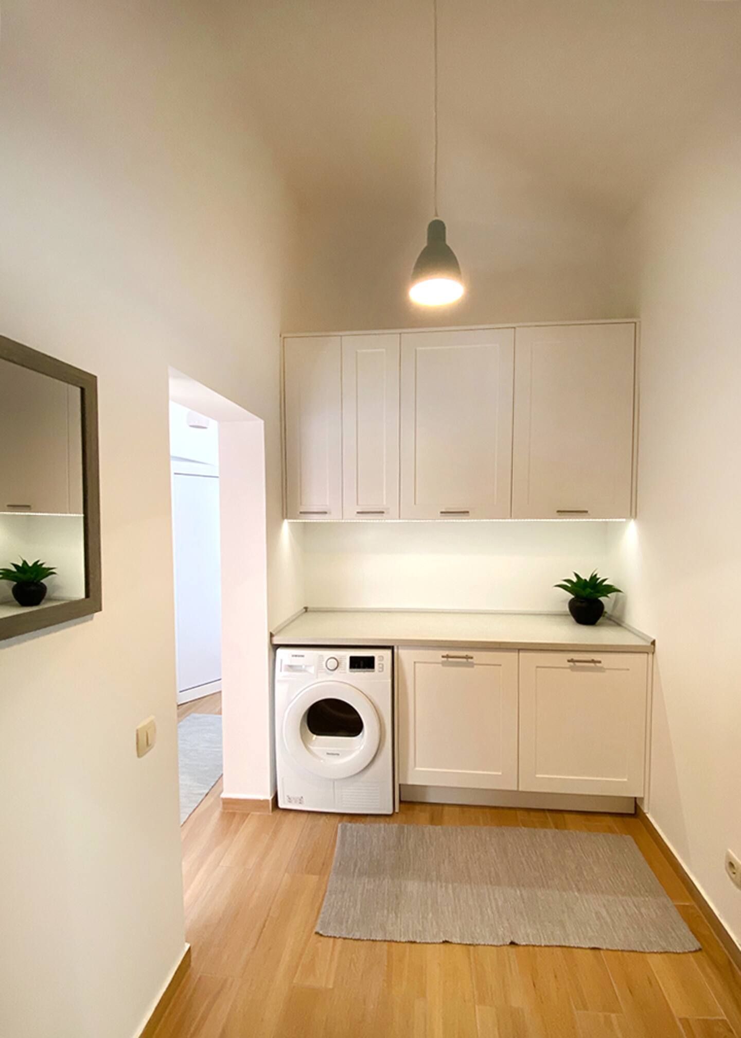 Trosoban stan 136 m² sa panoramskim pogledom na more u kompleksu sa bazenom – Petrovac (Na period do 01.06.2026) - Amfora Real Estate