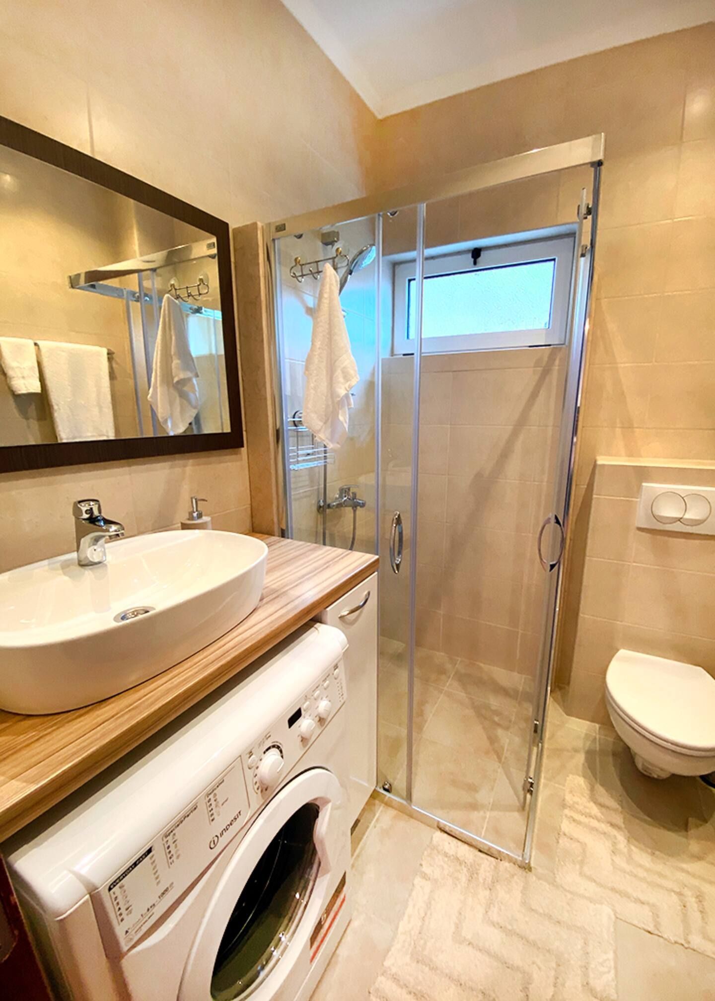 Trosoban stan 136 m² sa panoramskim pogledom na more u kompleksu sa bazenom – Petrovac (Na period do 01.06.2026) - Amfora Real Estate