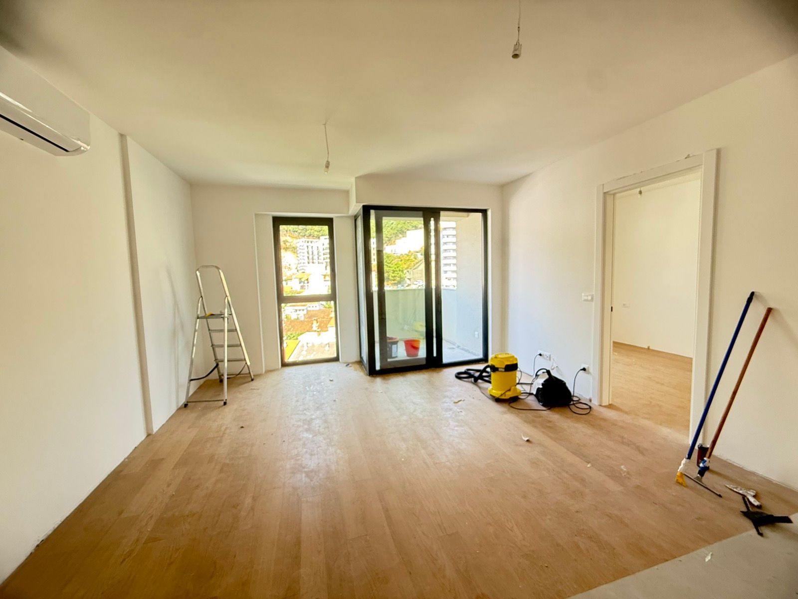 Nov jednosoban stan 43m² u novoj zgradi na idealnoj lokaciji u Budvi,Rozino (Mogucnost kupovine garaznog mesta) - Amfora Real Estate