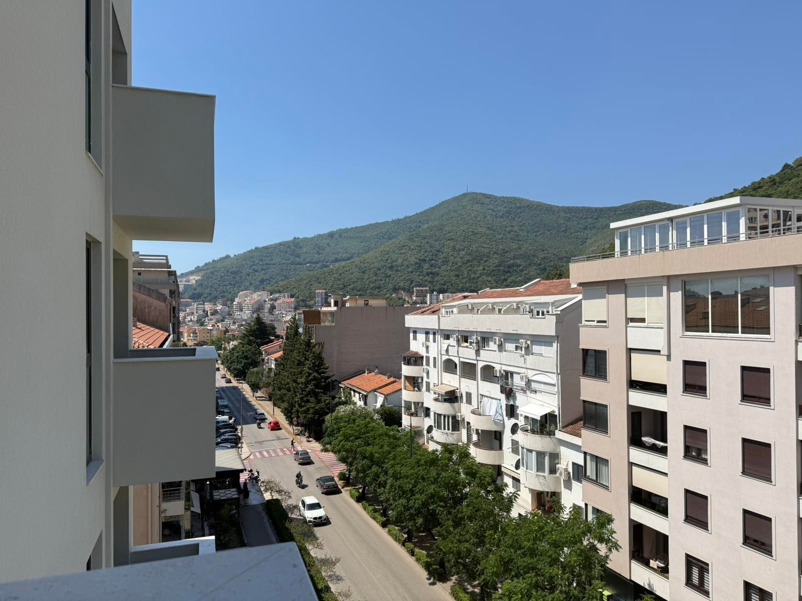 Nov jednosoban stan 43m² u novoj zgradi na idealnoj lokaciji u Budvi,Rozino (Mogucnost kupovine garaznog mesta) - Amfora Real Estate