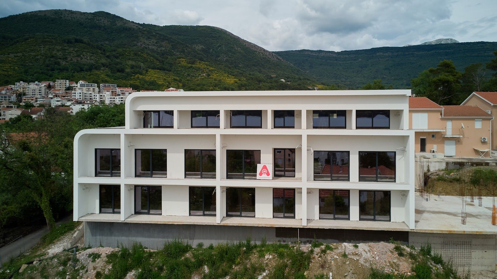 Luksuzni stanovi u novom kompleksu sa panoramskim pogledom na more – Tivat - Amfora Real Estate