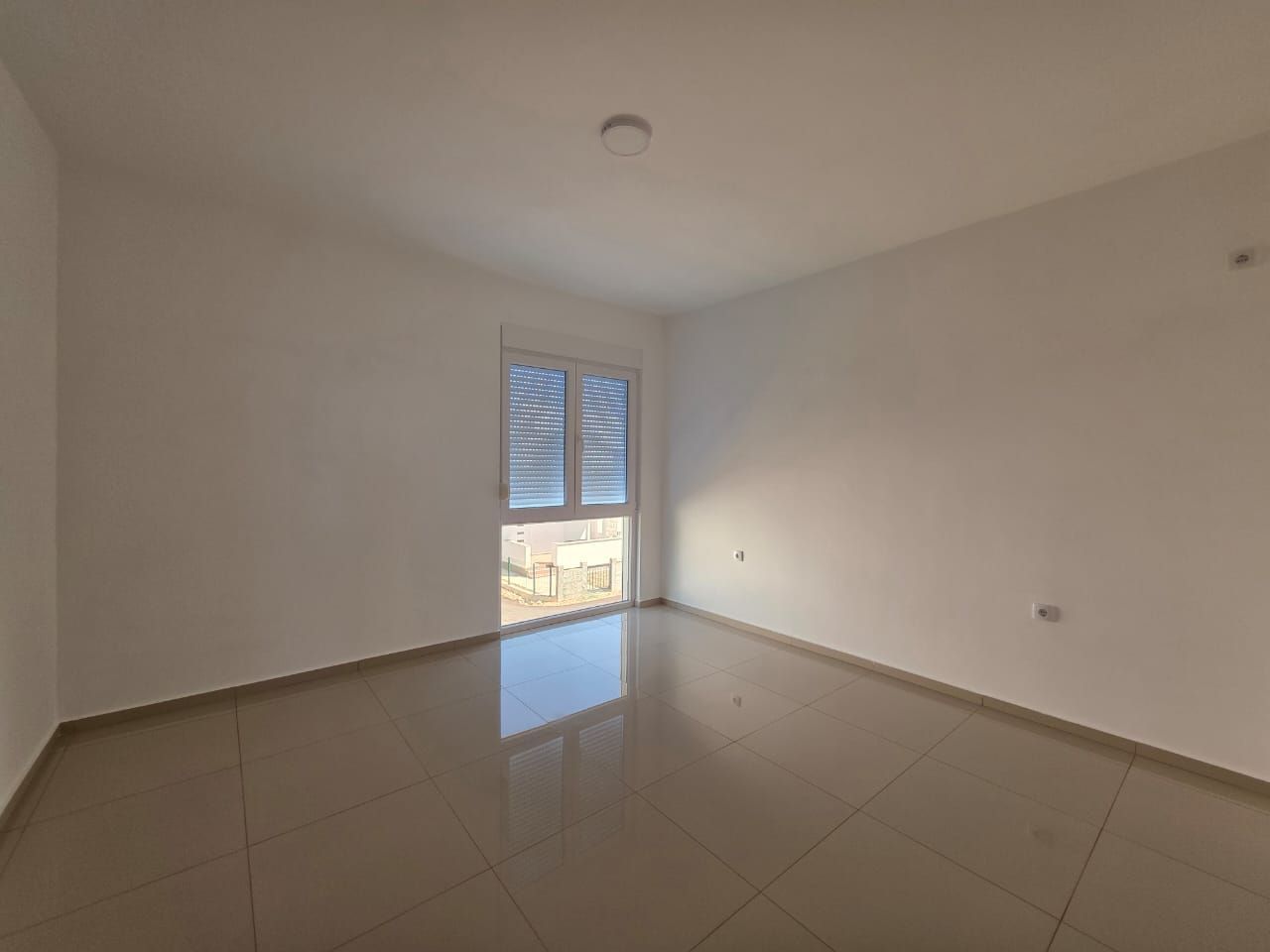 Nova kuća 201 m² sa garažom u zatvorenom kompleksu – Donji Stoj, Ulcinj - Amfora Real Estate