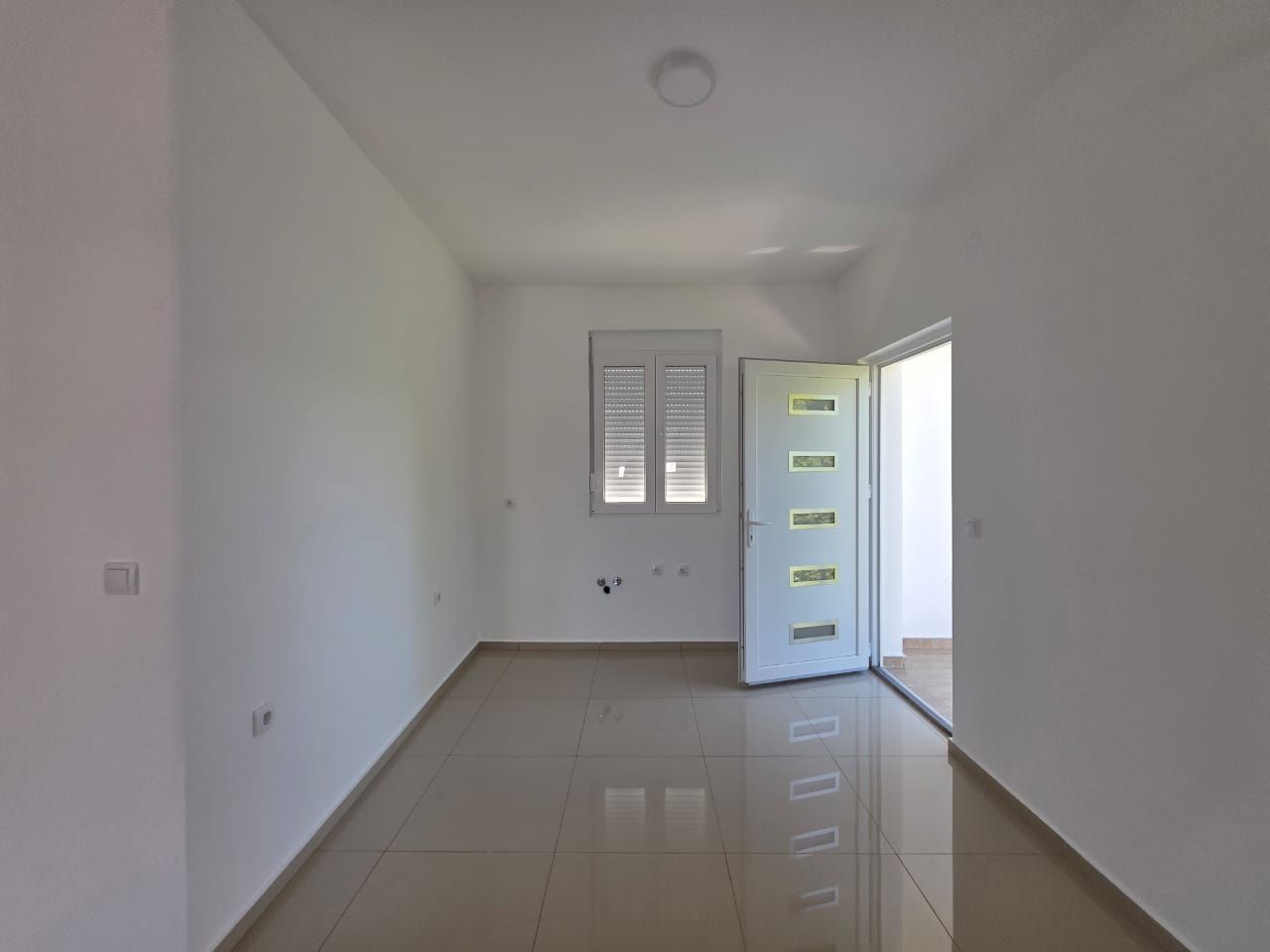 Nova kuća 201 m² sa garažom u zatvorenom kompleksu – Donji Stoj, Ulcinj - Amfora Real Estate