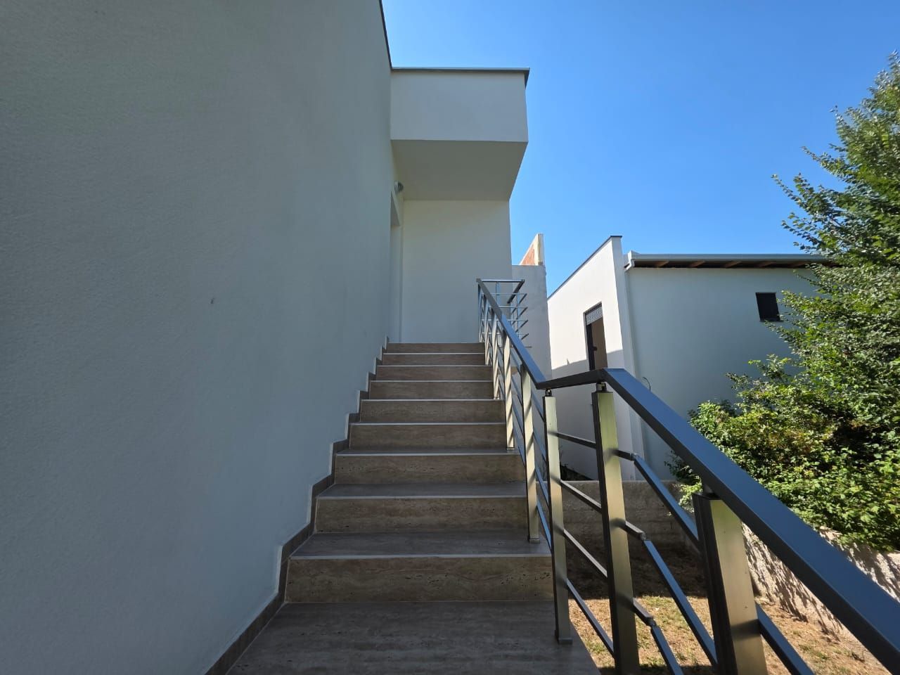 Nova kuća 201 m² sa garažom u zatvorenom kompleksu – Donji Stoj, Ulcinj - Amfora Real Estate