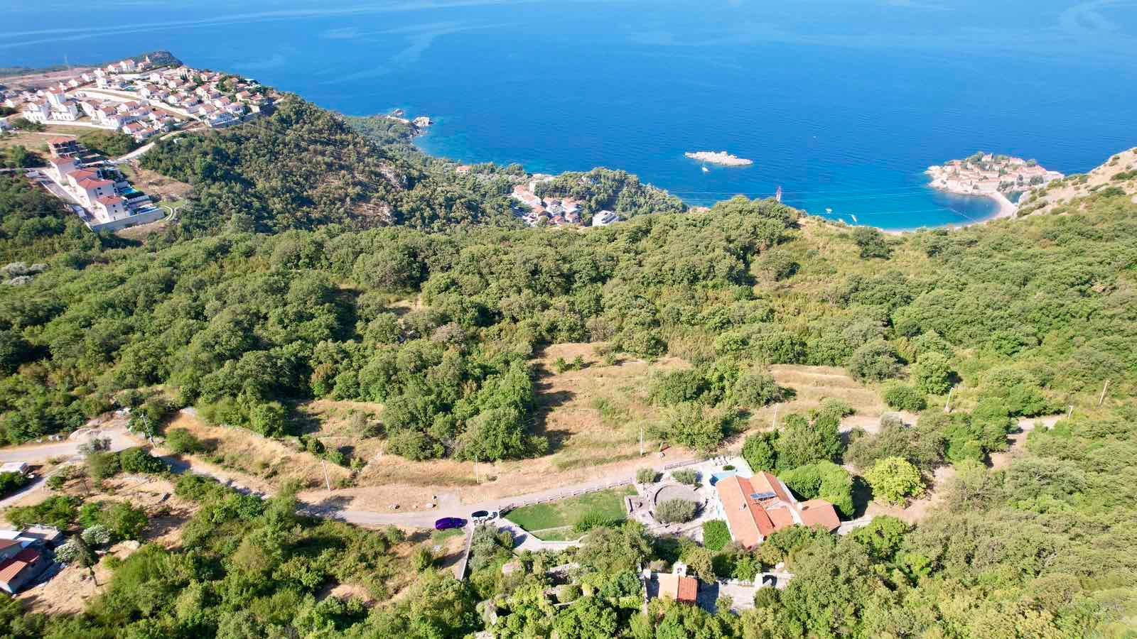 Urbanizovan plac 1530m2 sa panoramskim pogledom na more – Blizikuće, Budva - Amfora Real Estate