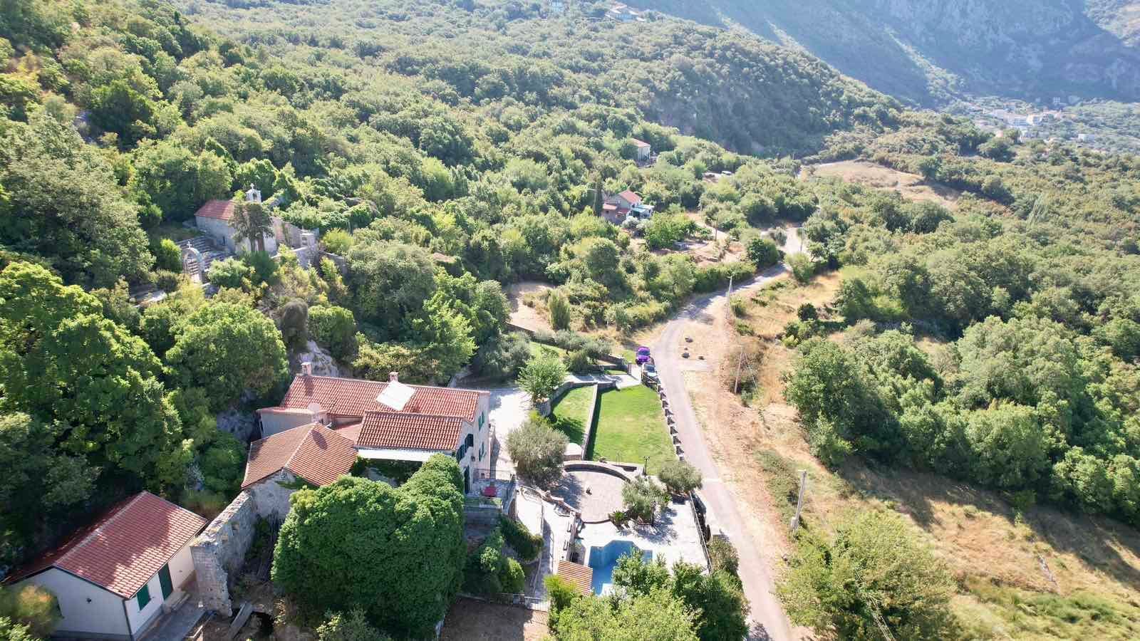 Urbanizovan plac 7000m2 sa panoramskim pogledom na more – Blizikuće, Budva - Amfora Real Estate