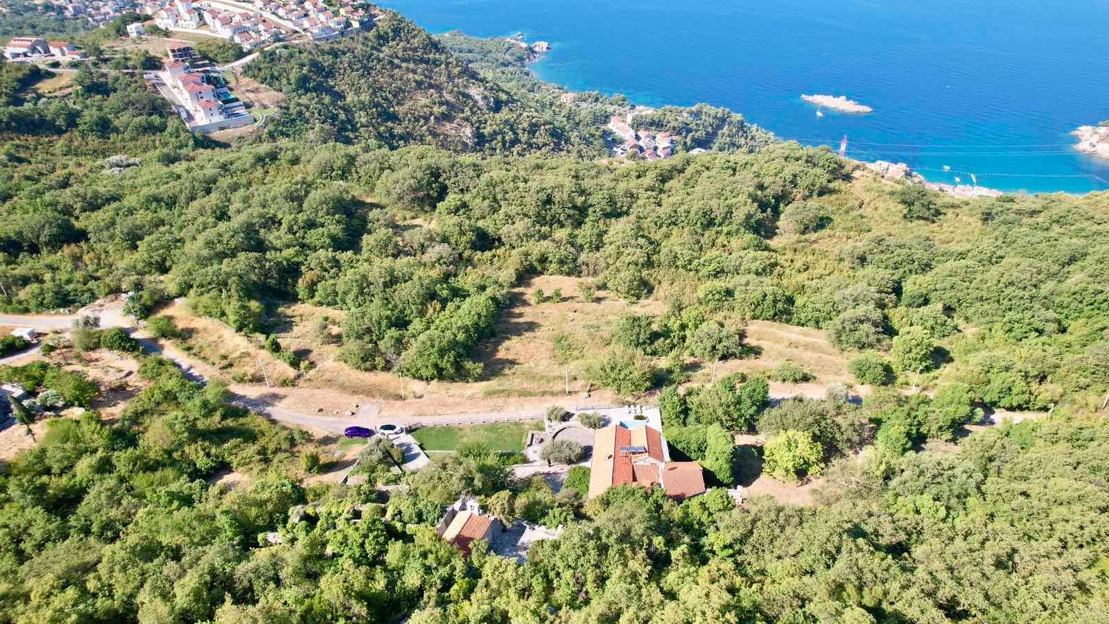 Urbanizovan plac 7000m2 sa panoramskim pogledom na more – Blizikuće, Budva - Amfora Real Estate