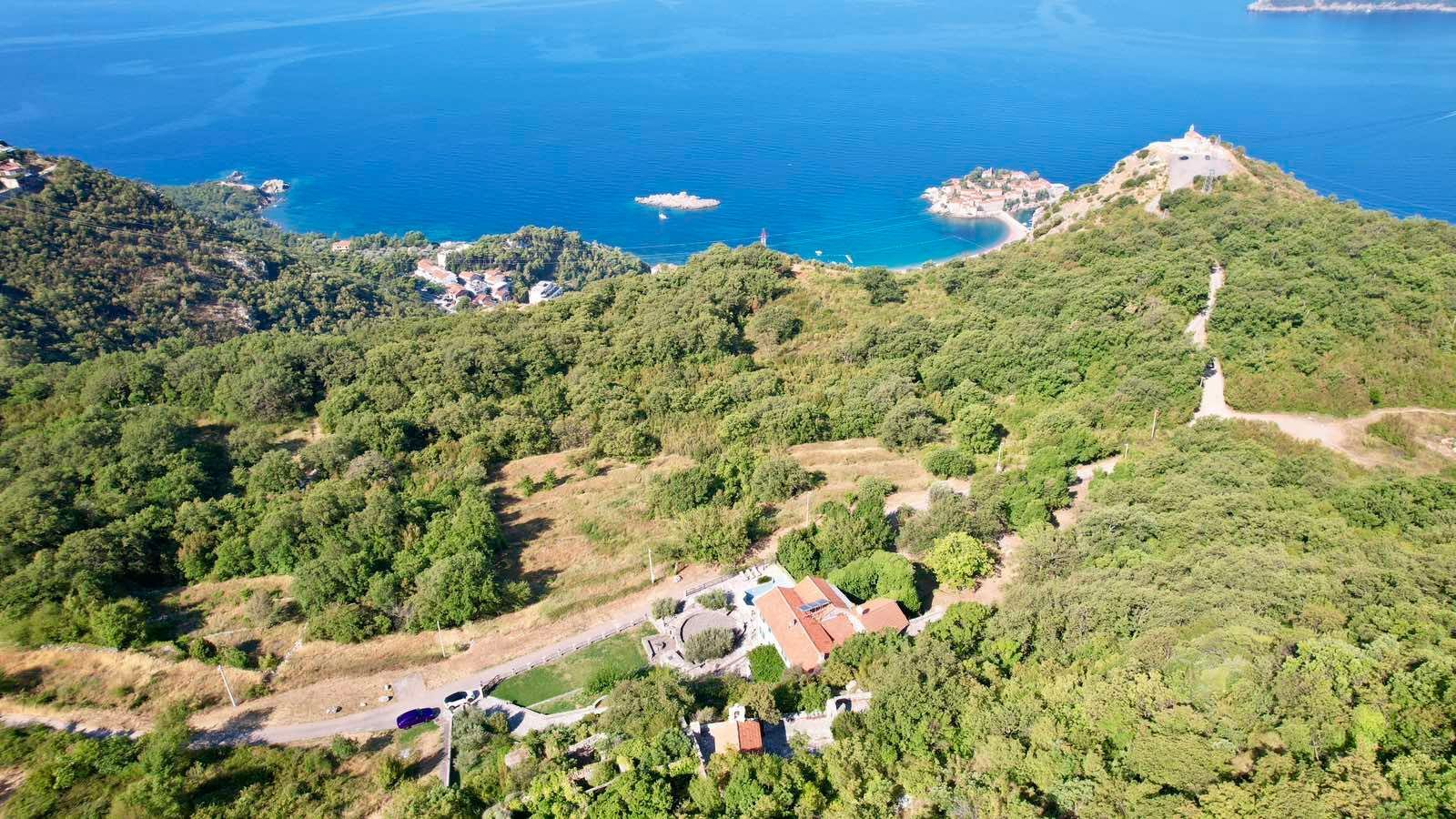 Urbanizovan plac 1250m2 sa panoramskim pogledom na more – Blizikuće, Budva - Amfora Real Estate