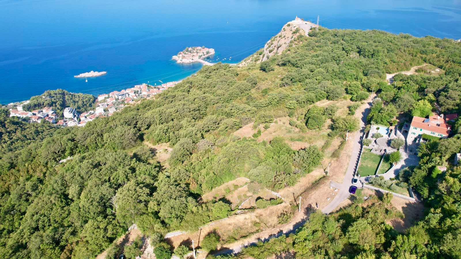 Urbanizovan plac 1250m2 sa panoramskim pogledom na more – Blizikuće, Budva - Amfora Real Estate