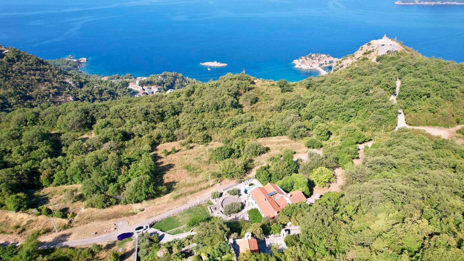 Urbanizovan plac 1900m2 sa panoramskim pogledom na more – Blizikuće, Budva - Amfora Real Estate