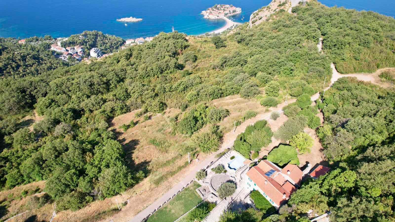 Urbanizovan plac 1900m2 sa panoramskim pogledom na more – Blizikuće, Budva - Amfora Real Estate