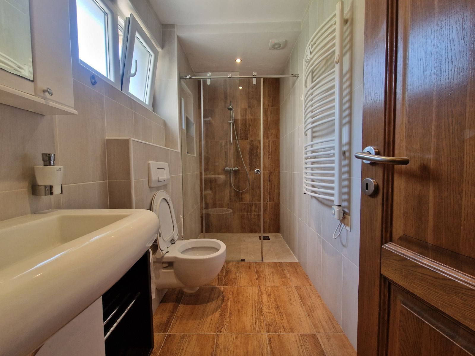 Na prodaju ekskluzivna dvospratna kuća 590m² sa panoramskim pogledom na more – Tivat, Mažina - Amfora Real Estate