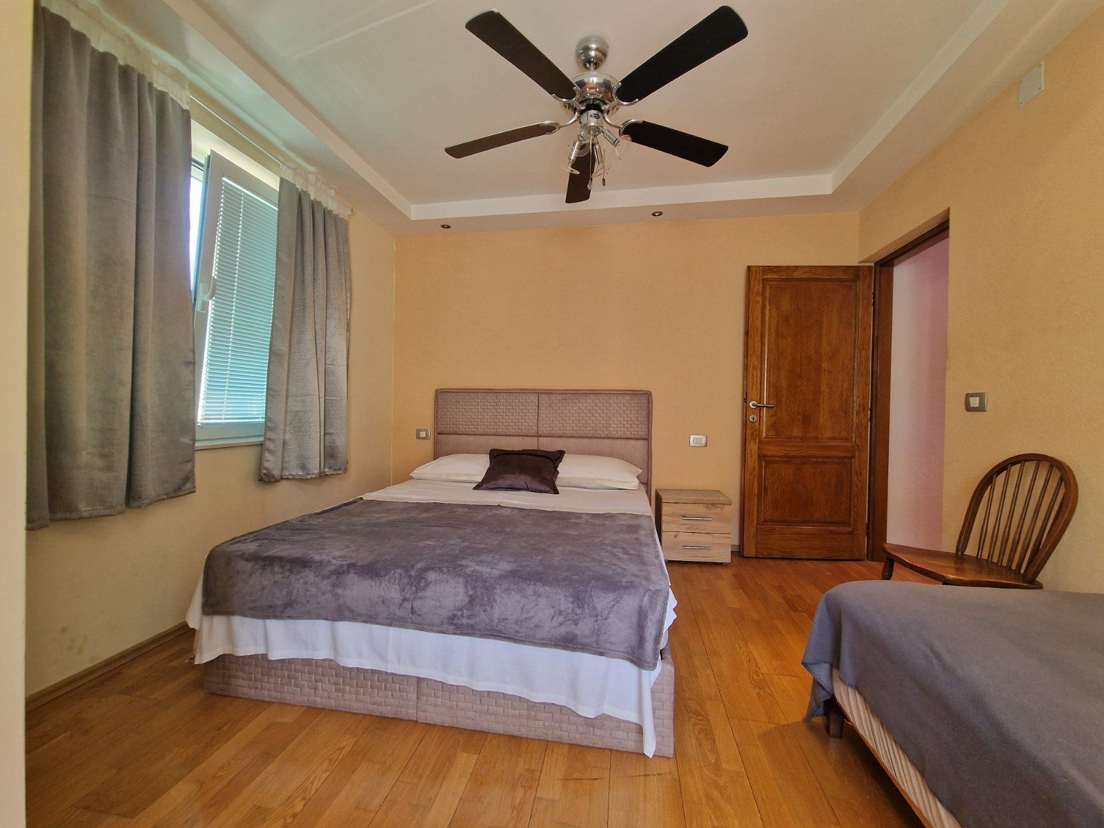 Na prodaju ekskluzivna dvospratna kuća 590m² sa panoramskim pogledom na more – Tivat, Mažina - Amfora Real Estate