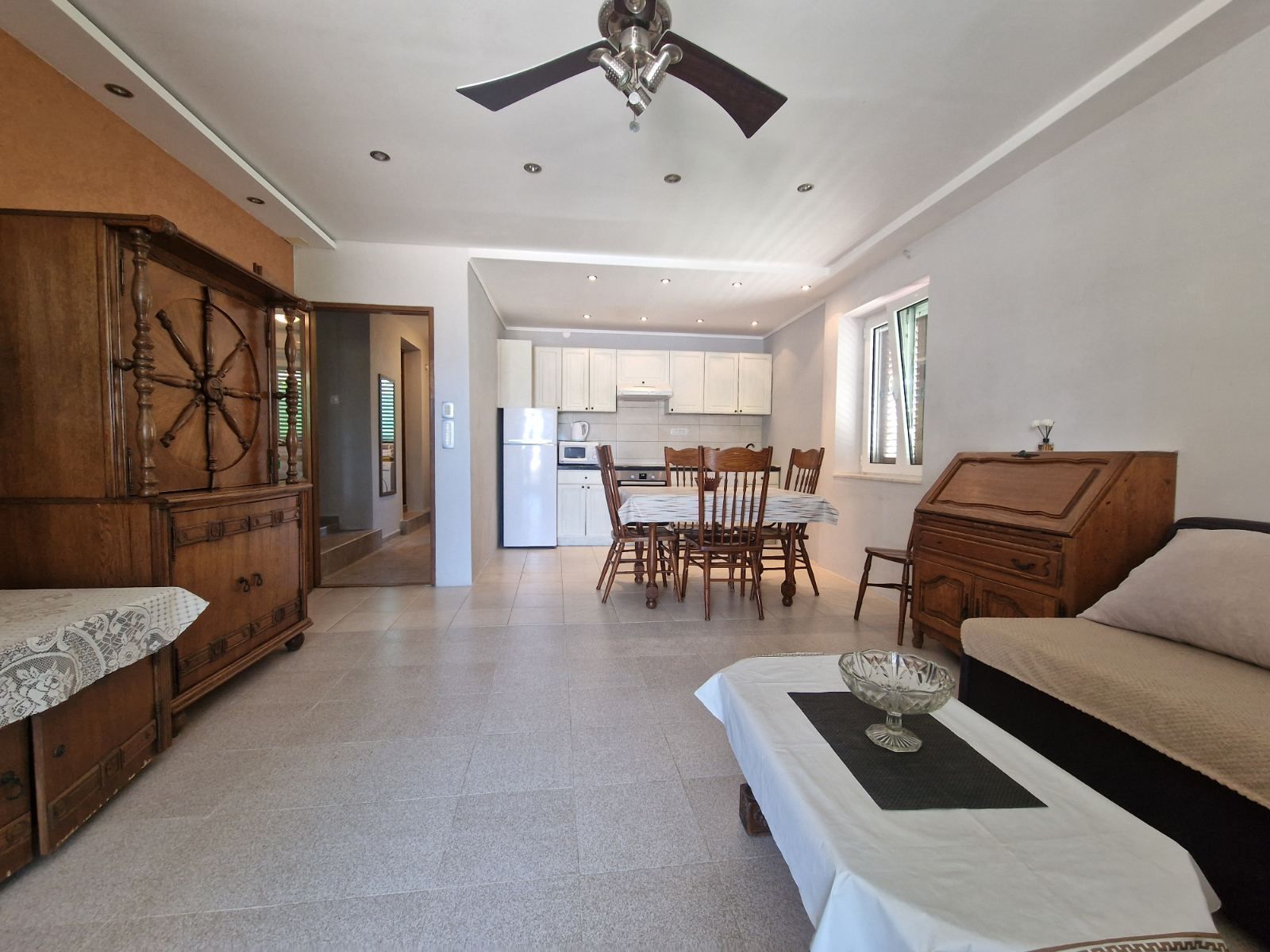 Na prodaju ekskluzivna dvospratna kuća 590m² sa panoramskim pogledom na more – Tivat, Mažina - Amfora Real Estate